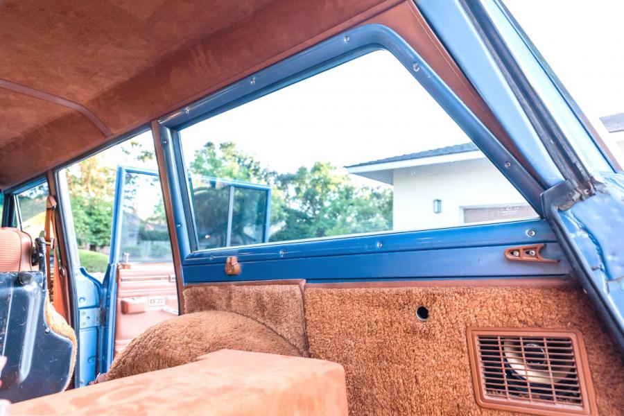 Багажник Jeep Grand Wagoneer LS1 V8 1984 года  (фото 87 из 179)